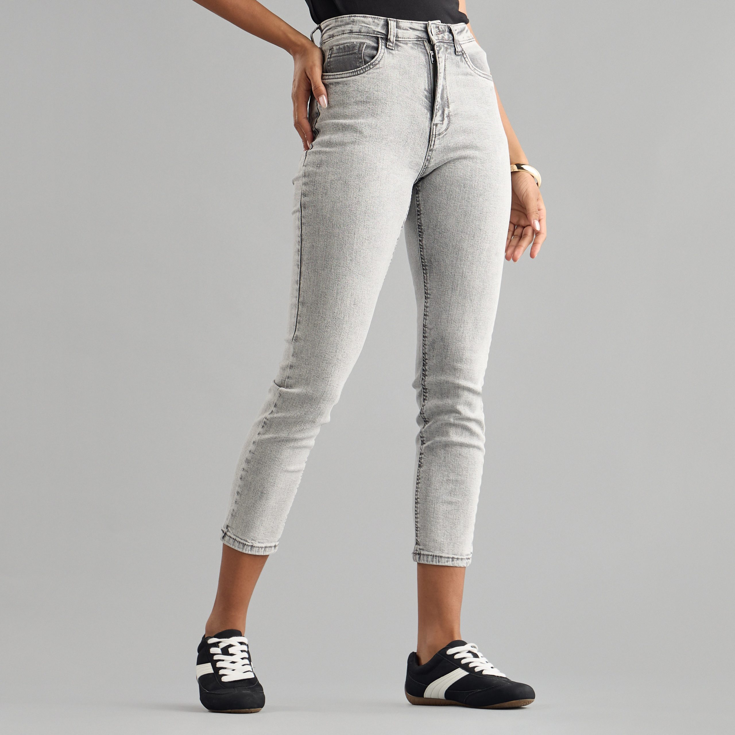 Plain Fit Jeans for Women – Classic & Comfortable Denim