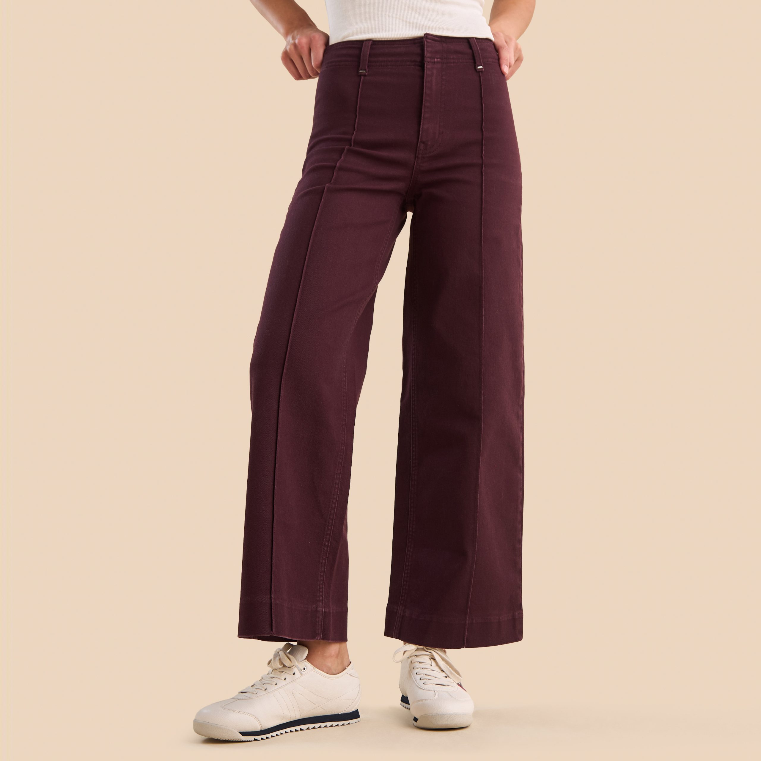Pintuck Accent Marine Fit Jeans